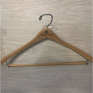 Brooks Brothers White Oak Hanger